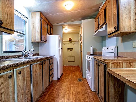 3rd image of 16926 Elderberry Dr