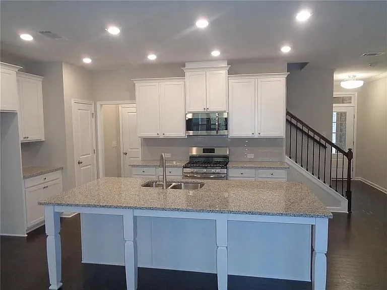 669 Lansing Grove Way — Photo 4