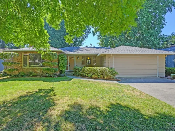 61 Sandburg Dr, Sacramento, CA 95819
