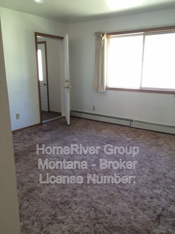 2 bed, 1.0 bath, $1,300 — Photo 3