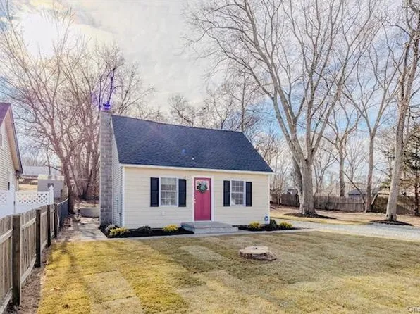 50 Peconic Street, Selden, NY 11784