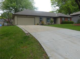 5422 Melrose Ln, Shawnee, KS 66203