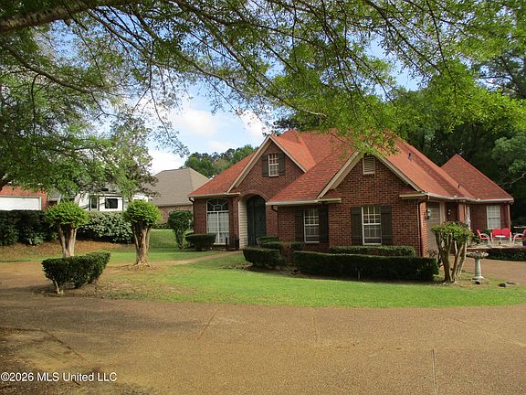 3rd image of 306 Monterey Rd