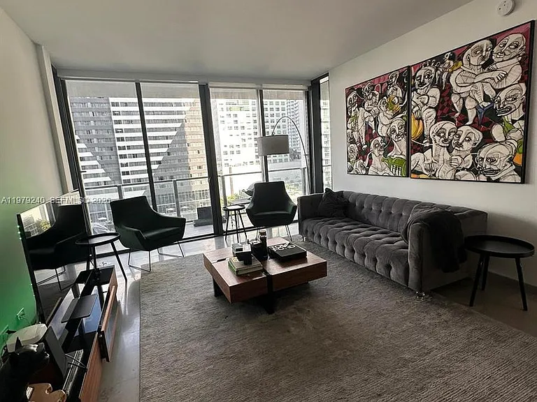 88 SW 7th St #810 — Photo 9