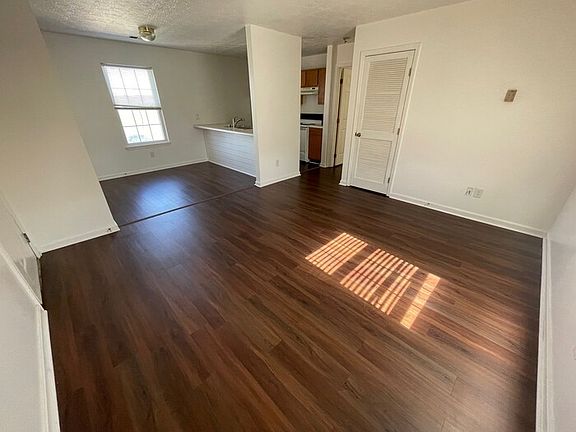3rd image of 446 Joy Ave #4