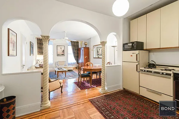 Rented by Bond New York | media 12