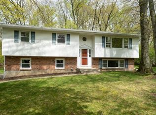 26 Capricorn Ln, Monsey, NY 10952