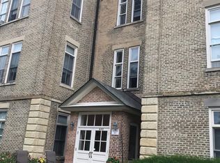 405 N 6th St APT 106, West Dundee, IL 60118