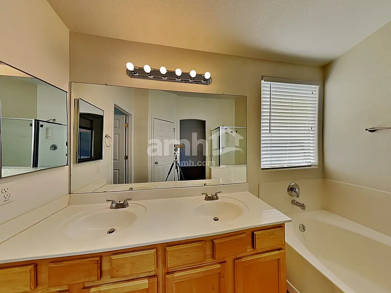 13964 N 133rd Ln — Photo 10