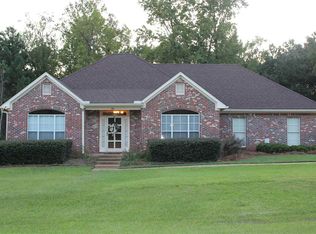 741 Forest Woods Dr, Byram, MS
