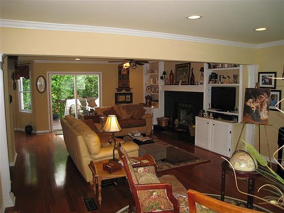 2nd image of 1413 S Copperfield Ct