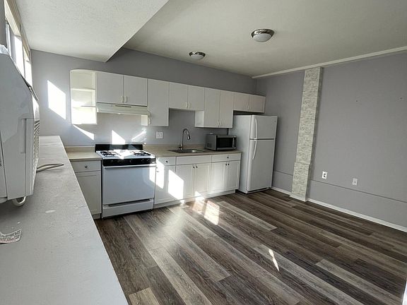 3rd image of 35 Arkansas Ave #1