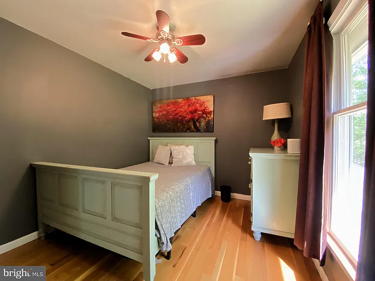 1251 Hinton Dr — Photo 44
