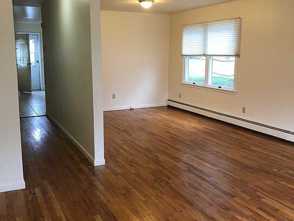 3rd image of 20 Spring Hill Ave
