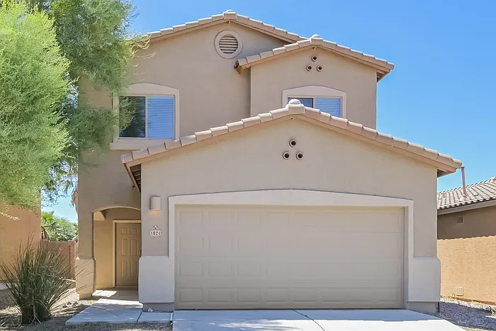 1024 E Lyle Canyon Dr