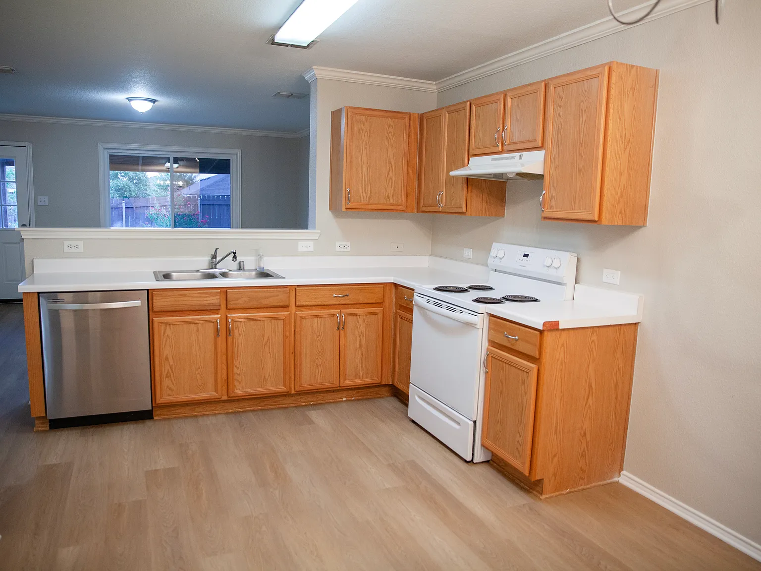 3 bed, 1253 sqft, $1,875 — Photo 4