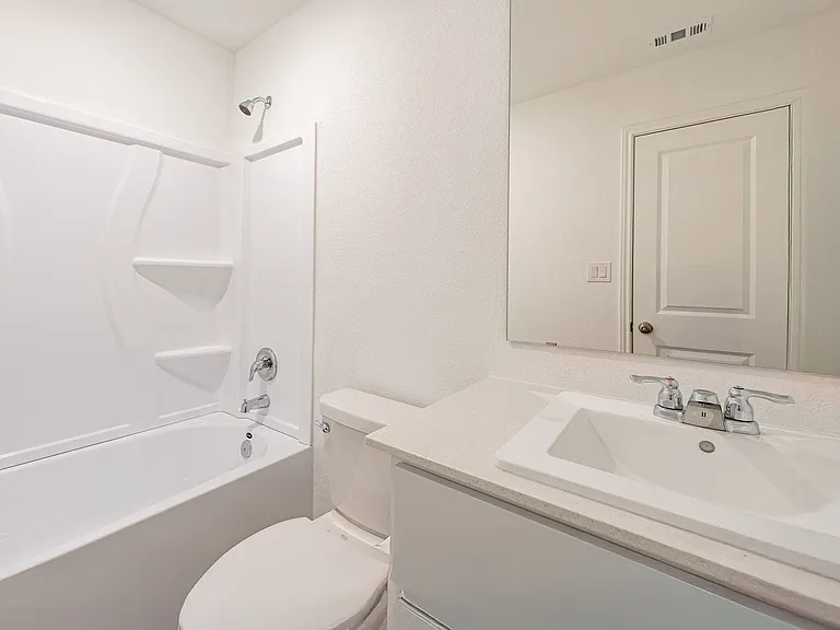 240 Sambre St — Photo 16