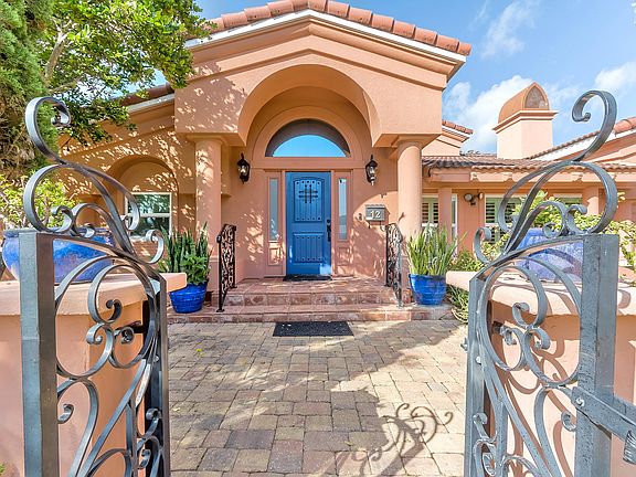 4th image of 12 Tanglewood Cir