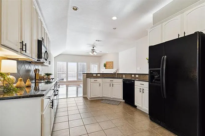 8648 Marion Dr — Photo 5