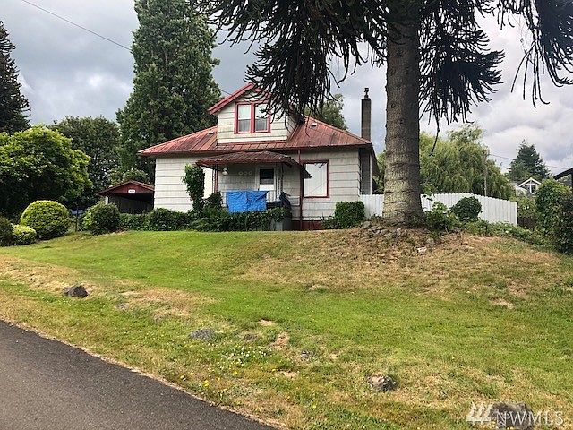 1st image of 160 Alder St