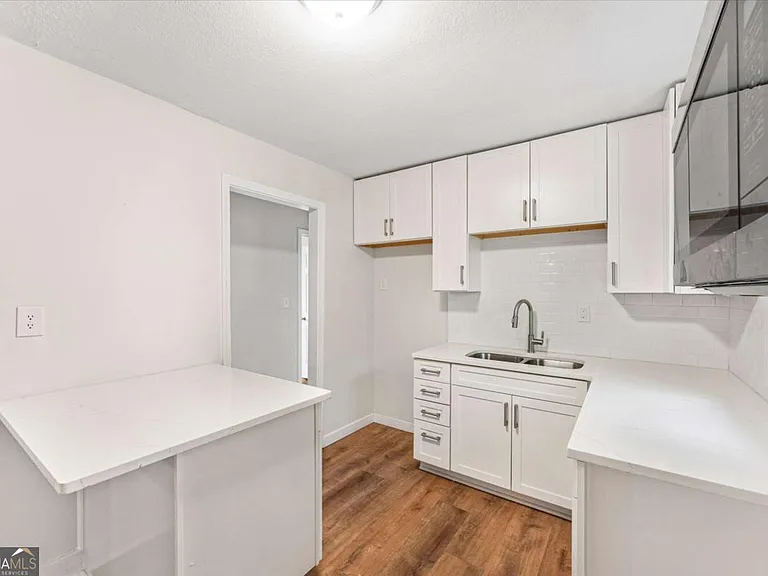 2905 Gresham Rd SE — Photo 8