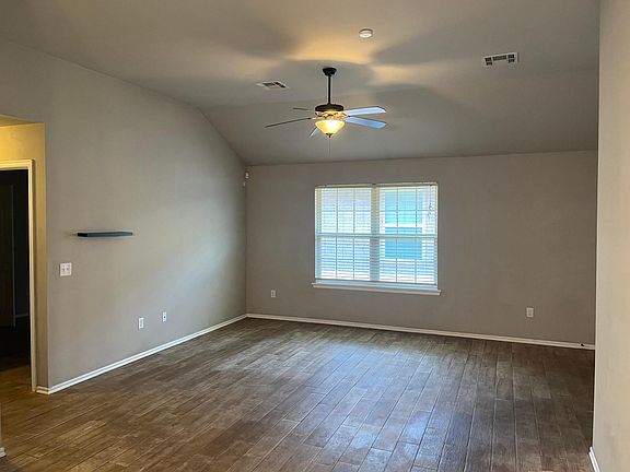 3rd image of 12821 Heritage Oaks Dr