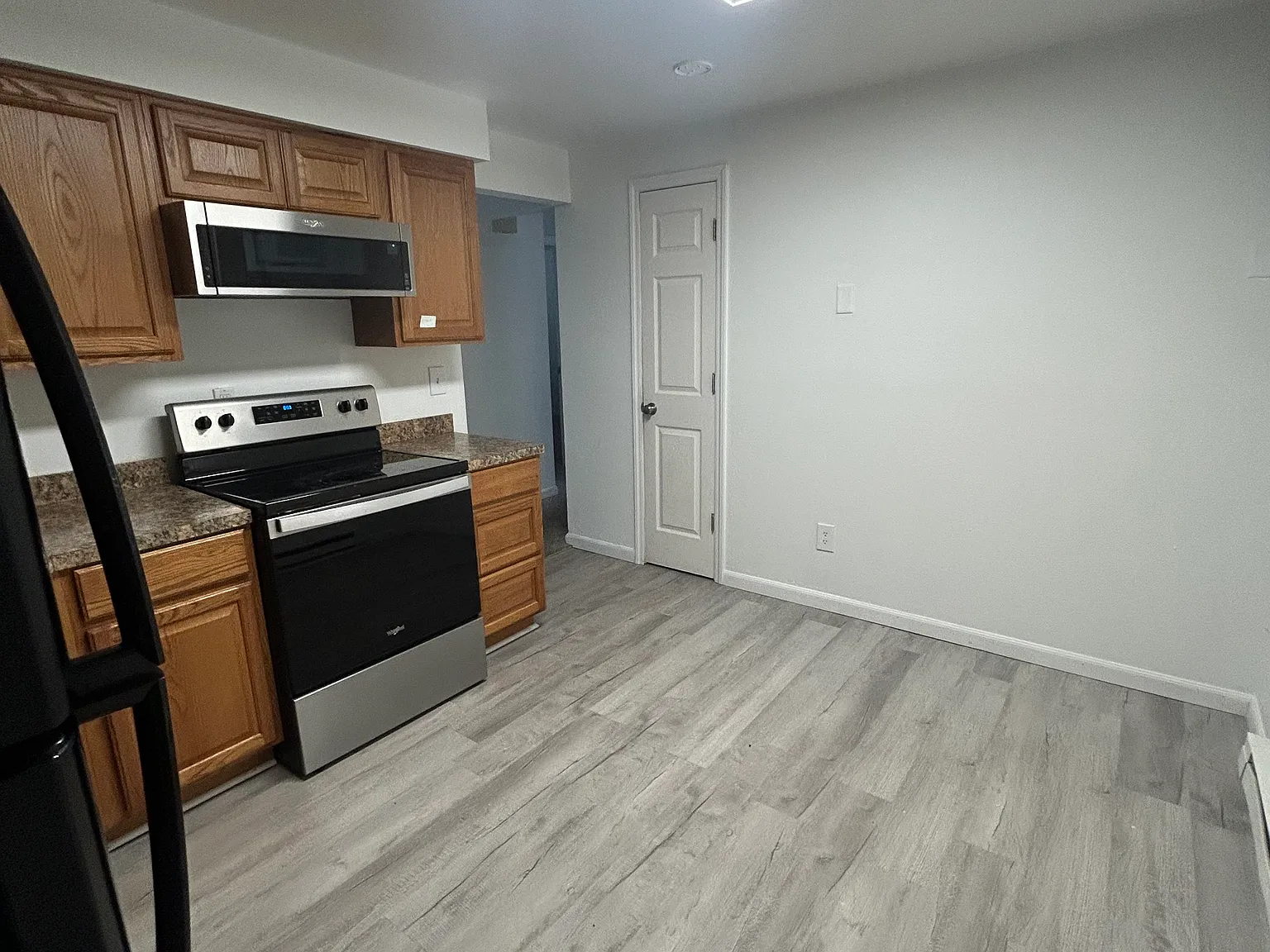 2 bed, 730 sqft, $1,300 — Photo 2