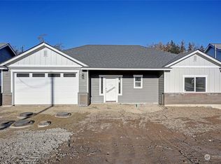 319 Lochwood Dr, Camano Island, WA 98282