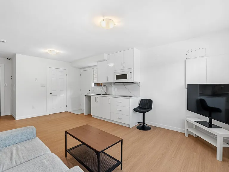 3 Saint Andrews Ave #STUDIO — Photo 4