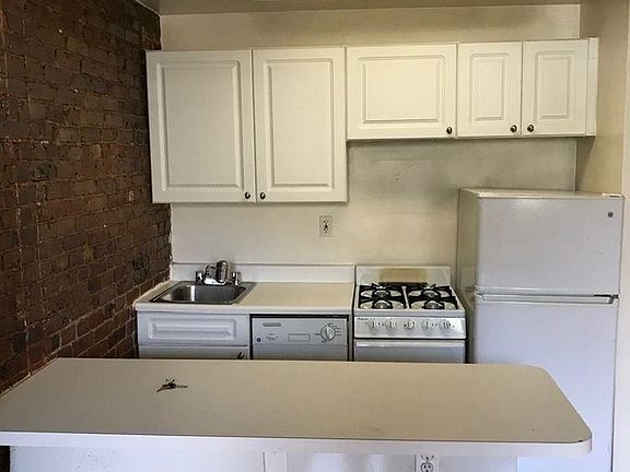 3rd image of 32 W 83rd St APT 7