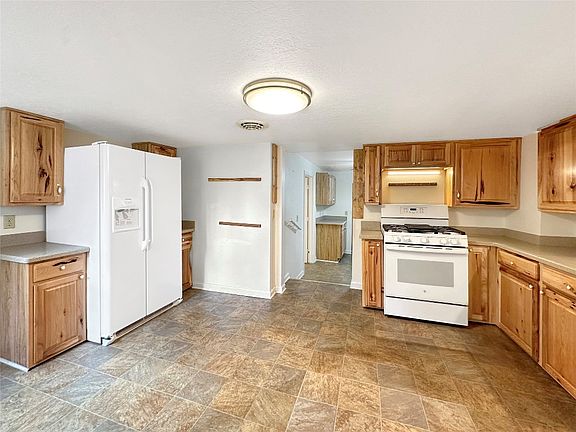 3rd image of 5049 Roslindale Ave