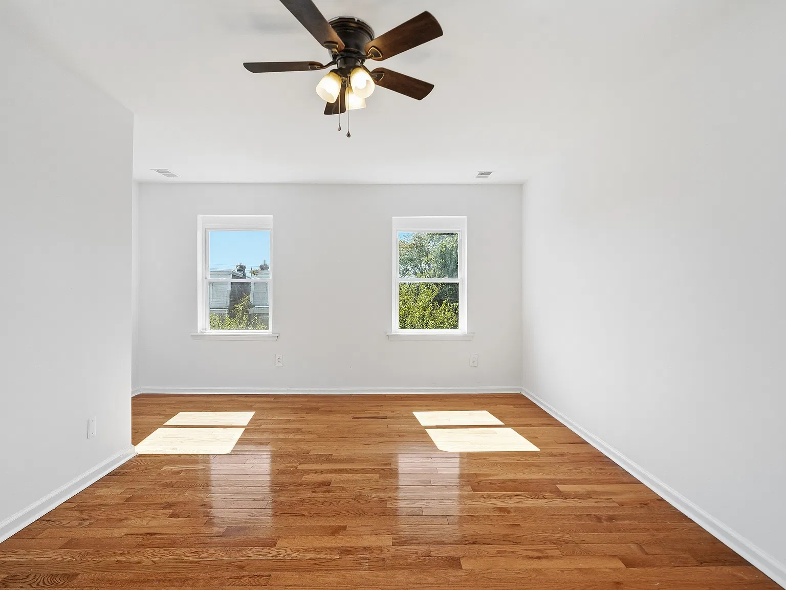 3 bed, $1,600 — Photo 4
