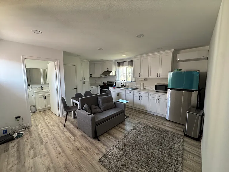 21126 Harvard Blvd #C — Photo 5