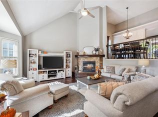120 Broadmoor Ct, Louisburg, KS 66053