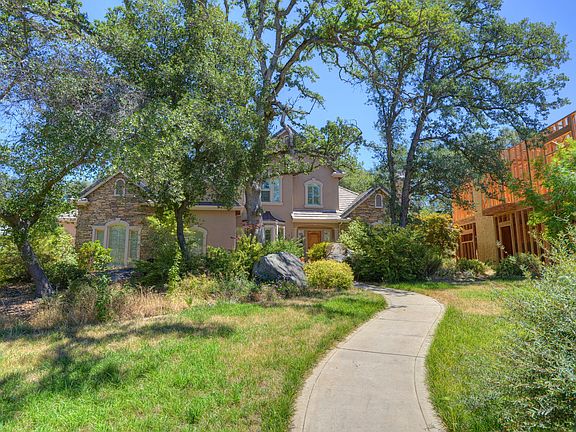 3rd image of 110 Hollyann Dr