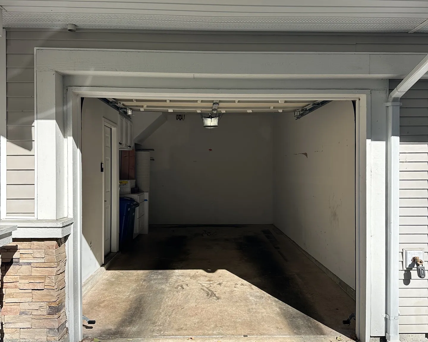 1 bed, 815 sqft, $2,200 — Photo 2
