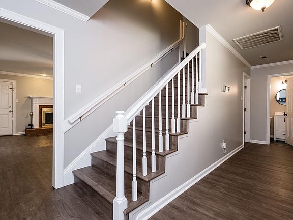 5th image of 14809 Cecil Dr