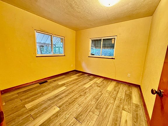 4th image of 1279 26th St