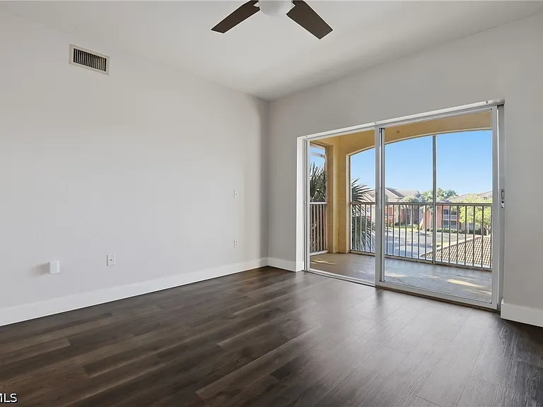 6321 Aragon Way #306 — Photo 10