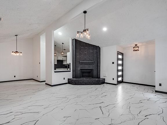 5th image of 30 Crestbriar Ct
