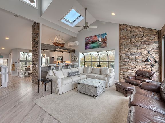 2nd image of 21 S Fulton Dr #12