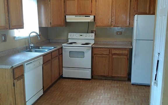 3rd image of 3075 Saint Ives Ln