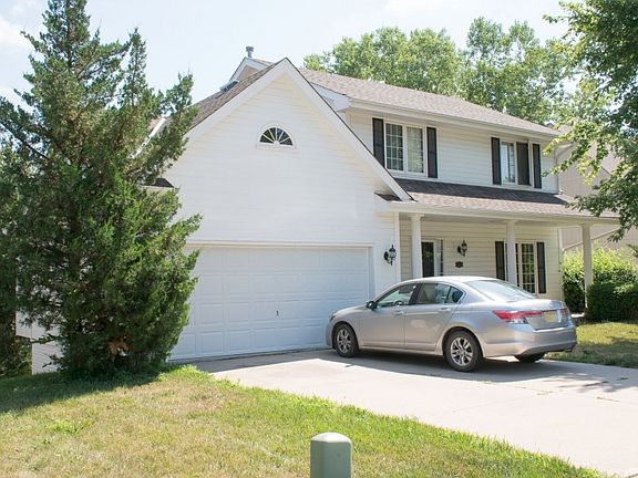 2nd image of 1305 Peterson Dr