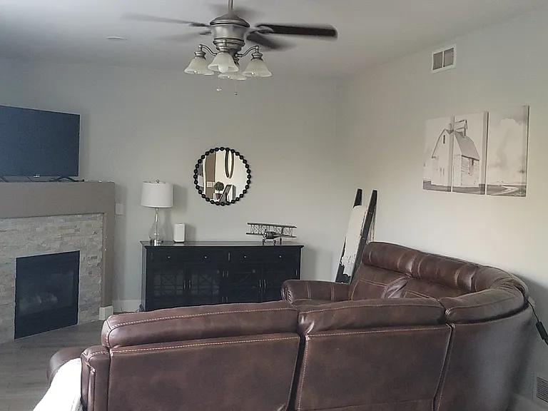 2115 Primrose Ln — Photo 14