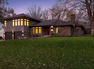 301 Turnpike Rd, Golden Valley, MN 55416