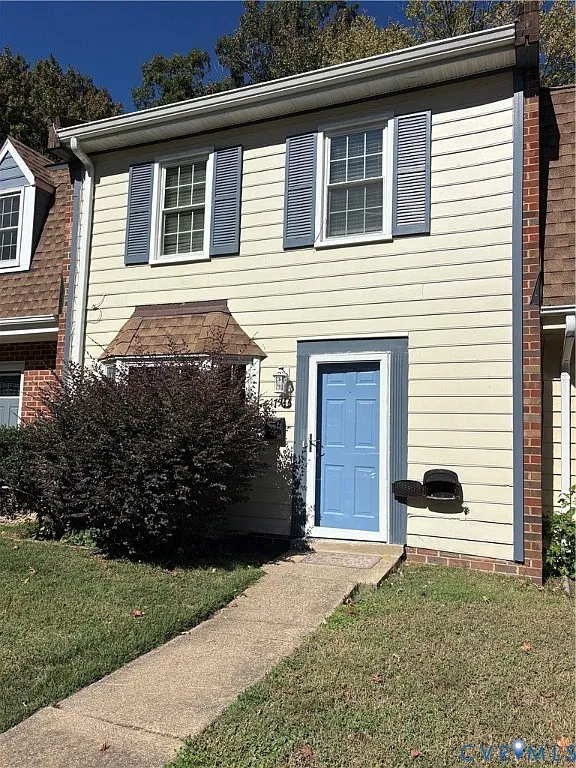 3 bed, 1.5 bath, 1400 sqft, $1,750 — Photo 1