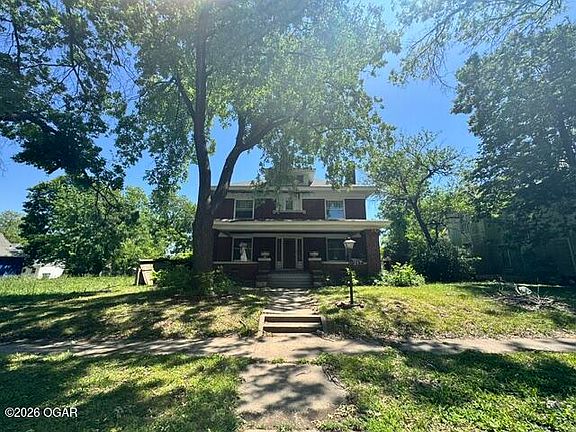 2nd image of 217 N Pearl Ave