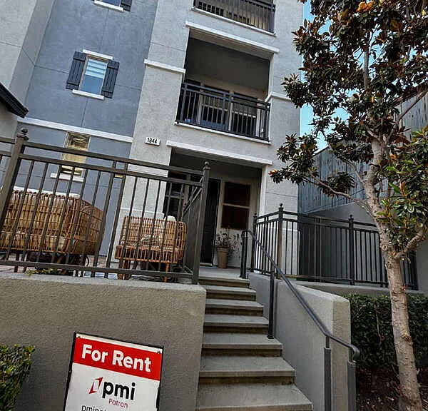 1844 N Orizaba Ave — Photo 2