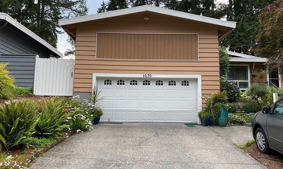 Freshly painted exterior.
2 Car garage with ample storage space