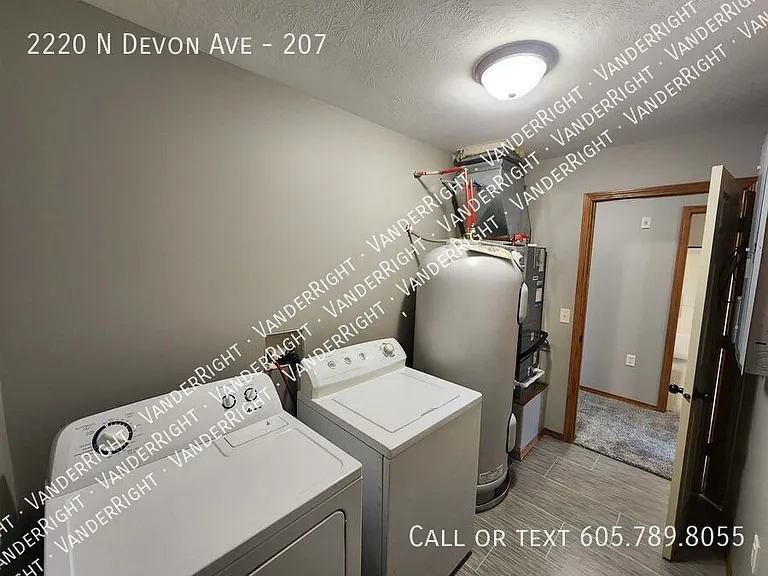 2220 N Devon Ave #207 — Photo 15
